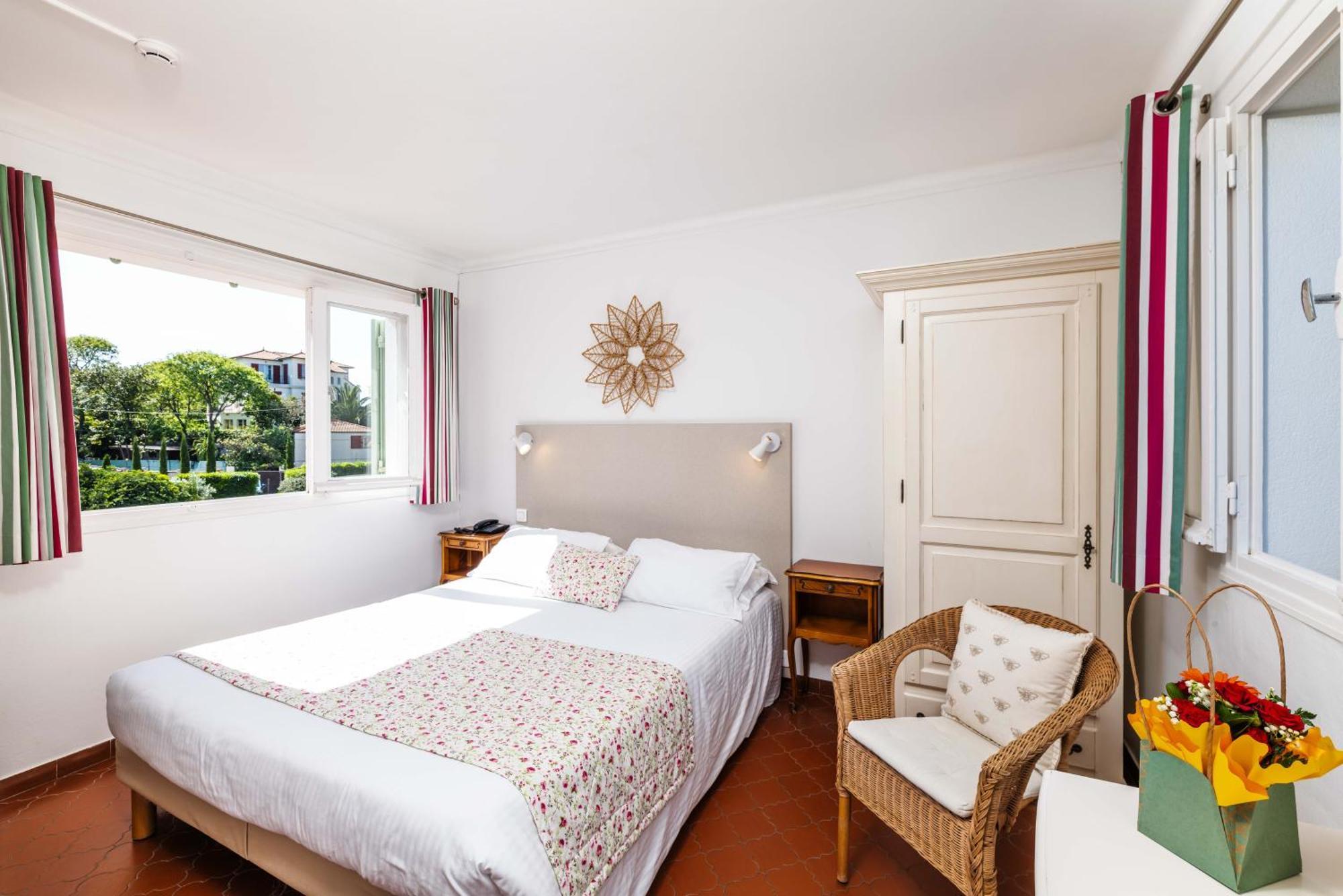 Mas Djoliba Otel Antibes Oda fotoğraf