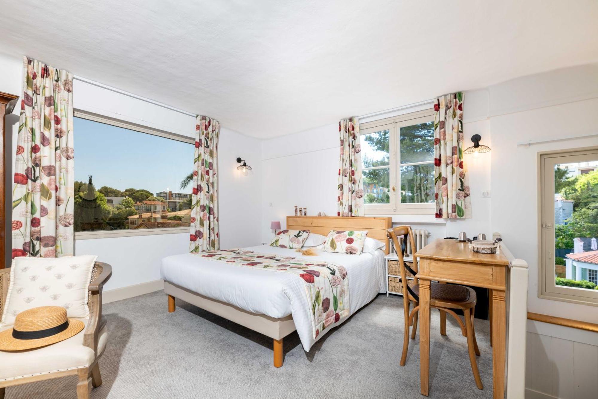 Mas Djoliba Otel Antibes Oda fotoğraf